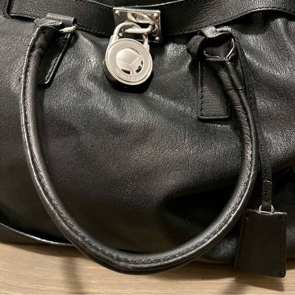 Michael Kors Black Hamilton Slouch Satchel Pebbled Soft Leather Silver Padlock - Picture 6 of 16